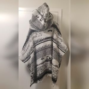 Black and white poncho/ cape